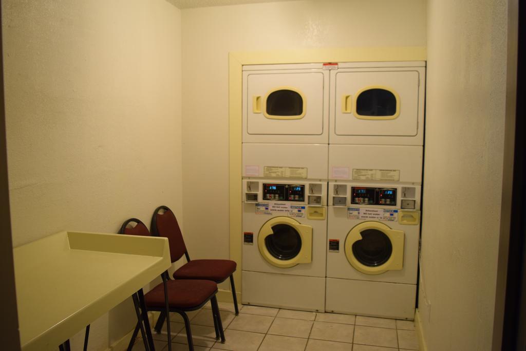 Little Suites Provo Extended Stay Bagian luar foto