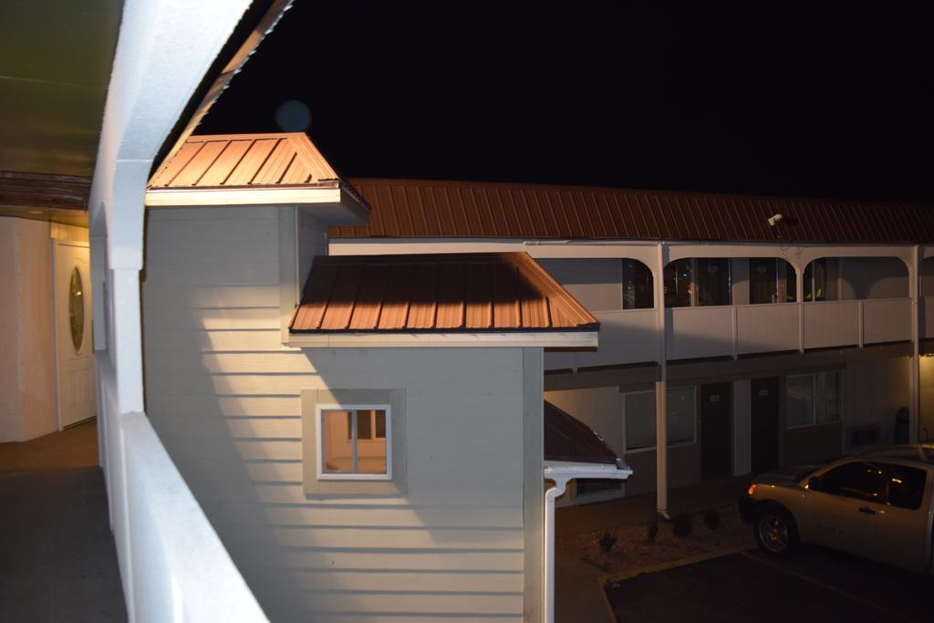 Little Suites Provo Extended Stay Bagian luar foto
