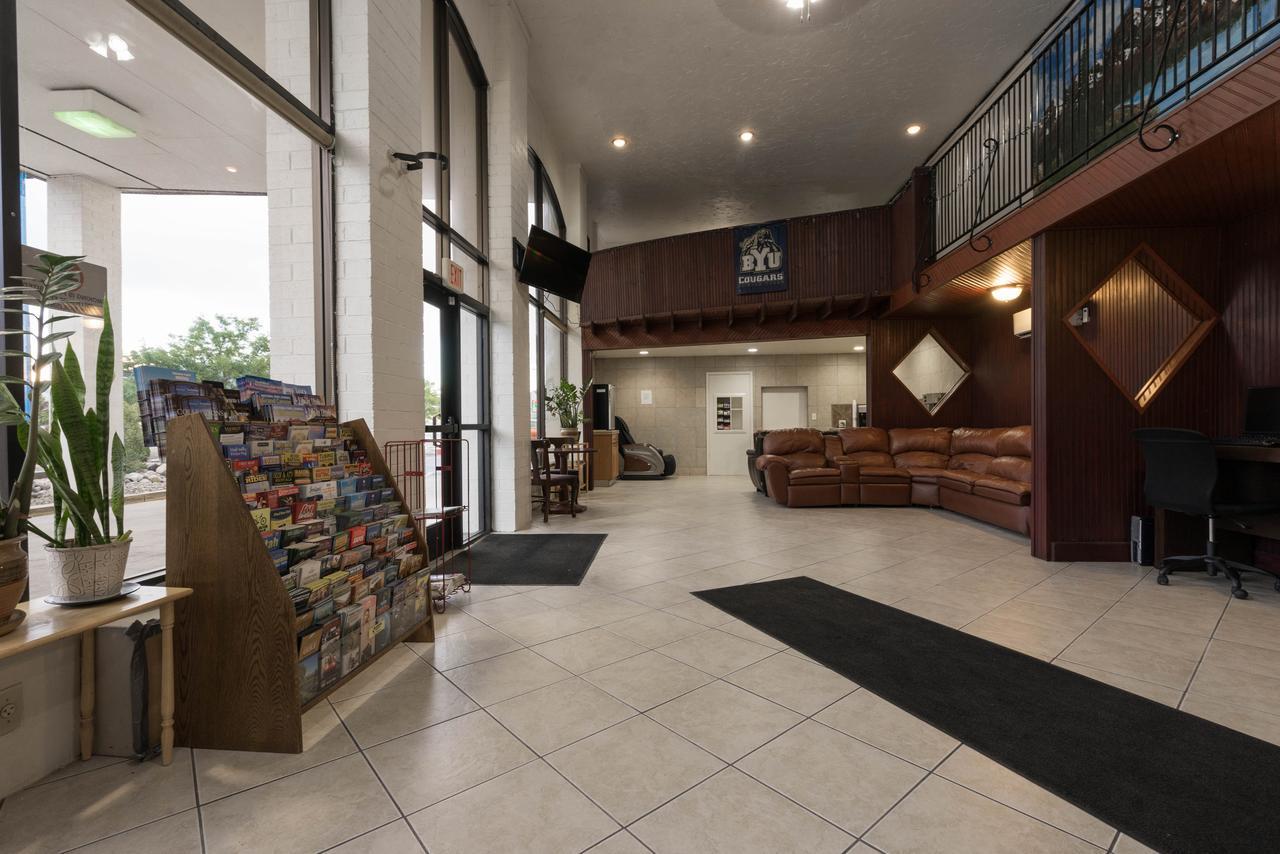 Little Suites Provo Extended Stay Bagian luar foto