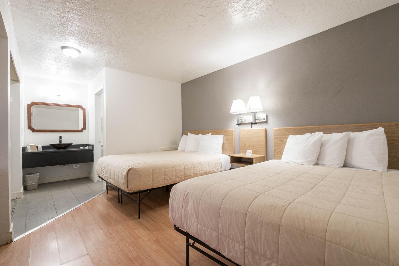 Little Suites Provo Extended Stay Bagian luar foto