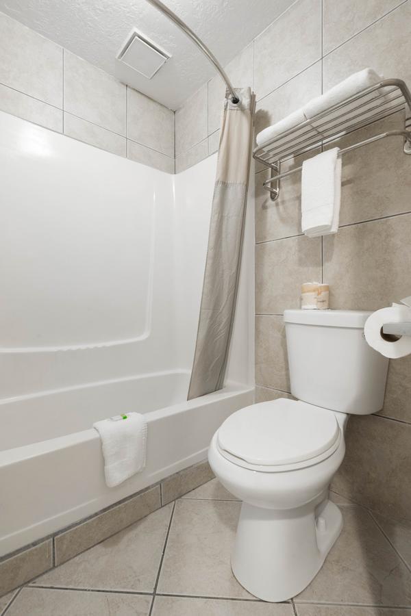 Little Suites Provo Extended Stay Bagian luar foto