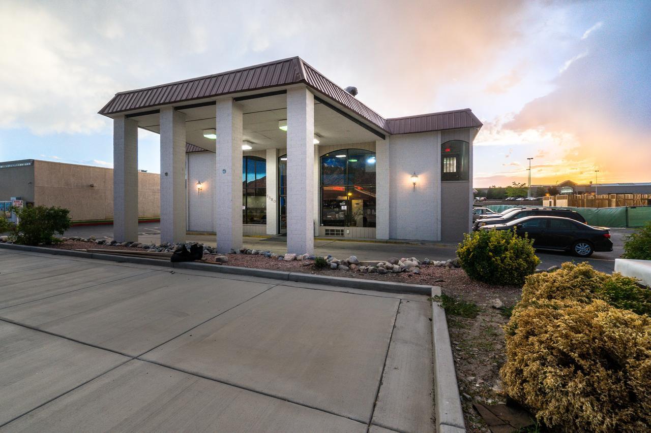 Little Suites Provo Extended Stay Bagian luar foto