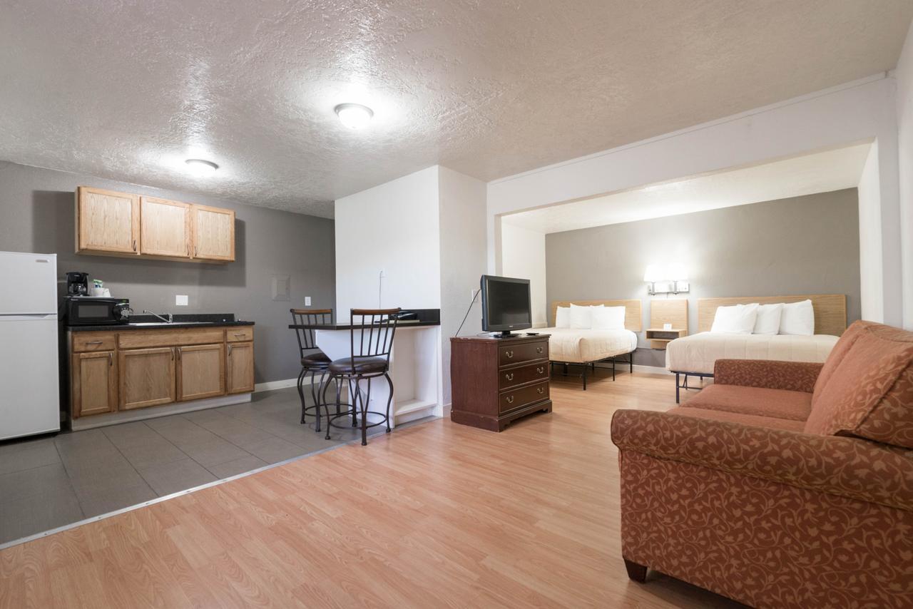 Little Suites Provo Extended Stay Bagian luar foto