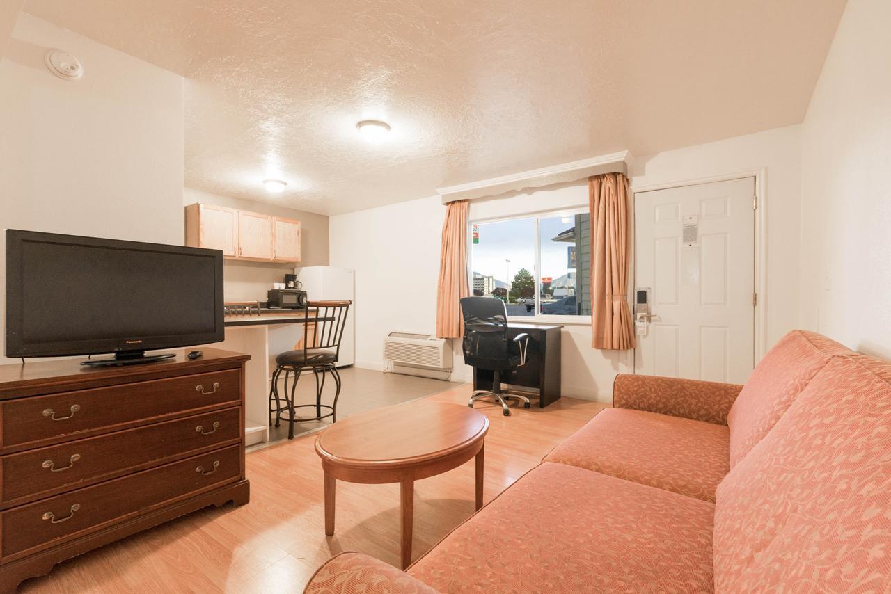 Little Suites Provo Extended Stay Bagian luar foto